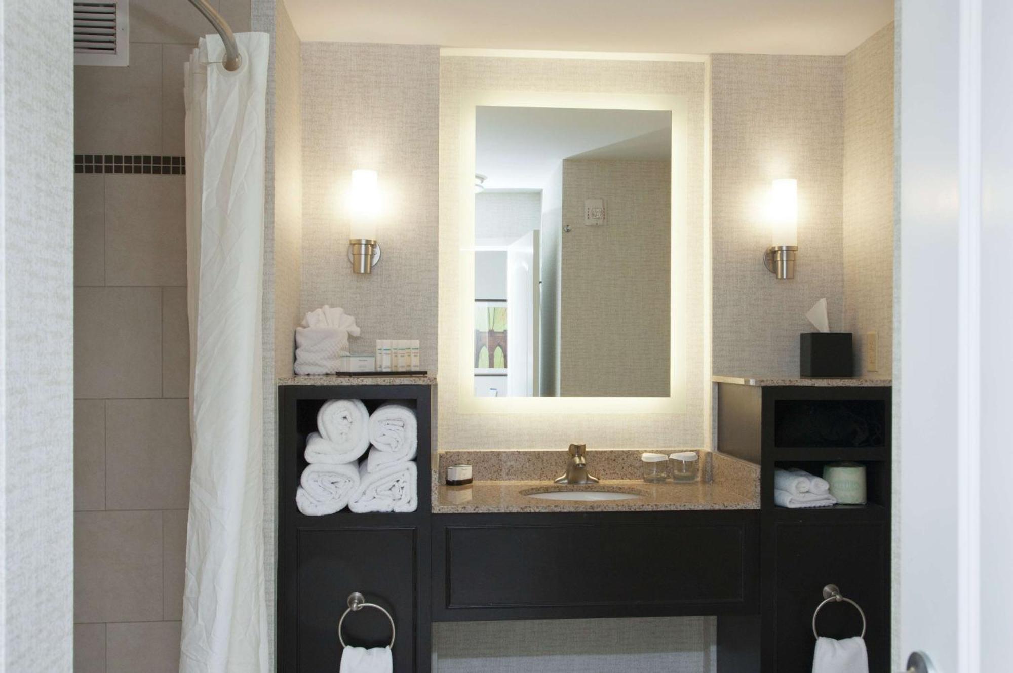 Embassy Suites Columbus - Airport Kültér fotó